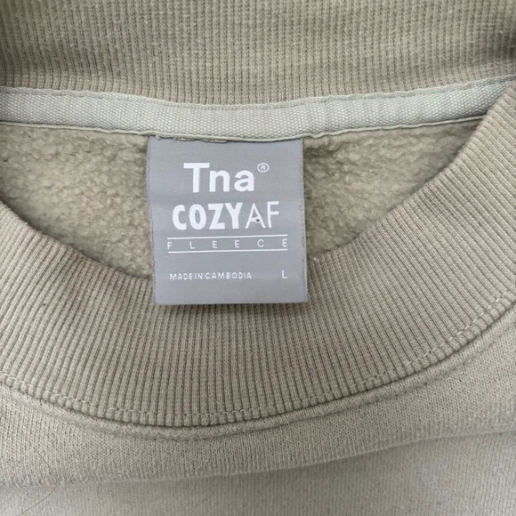 Aritzia TNA Cozy AF Fleece Cropped Crewneck - Picture 2 of 5